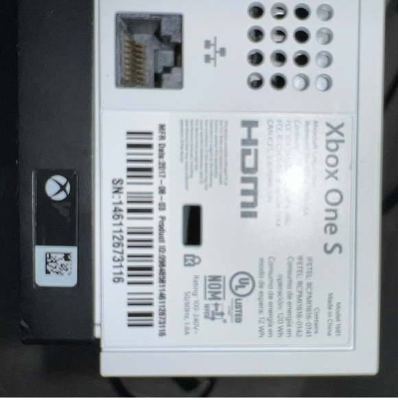 XBOX One S - Picture 4 of 5